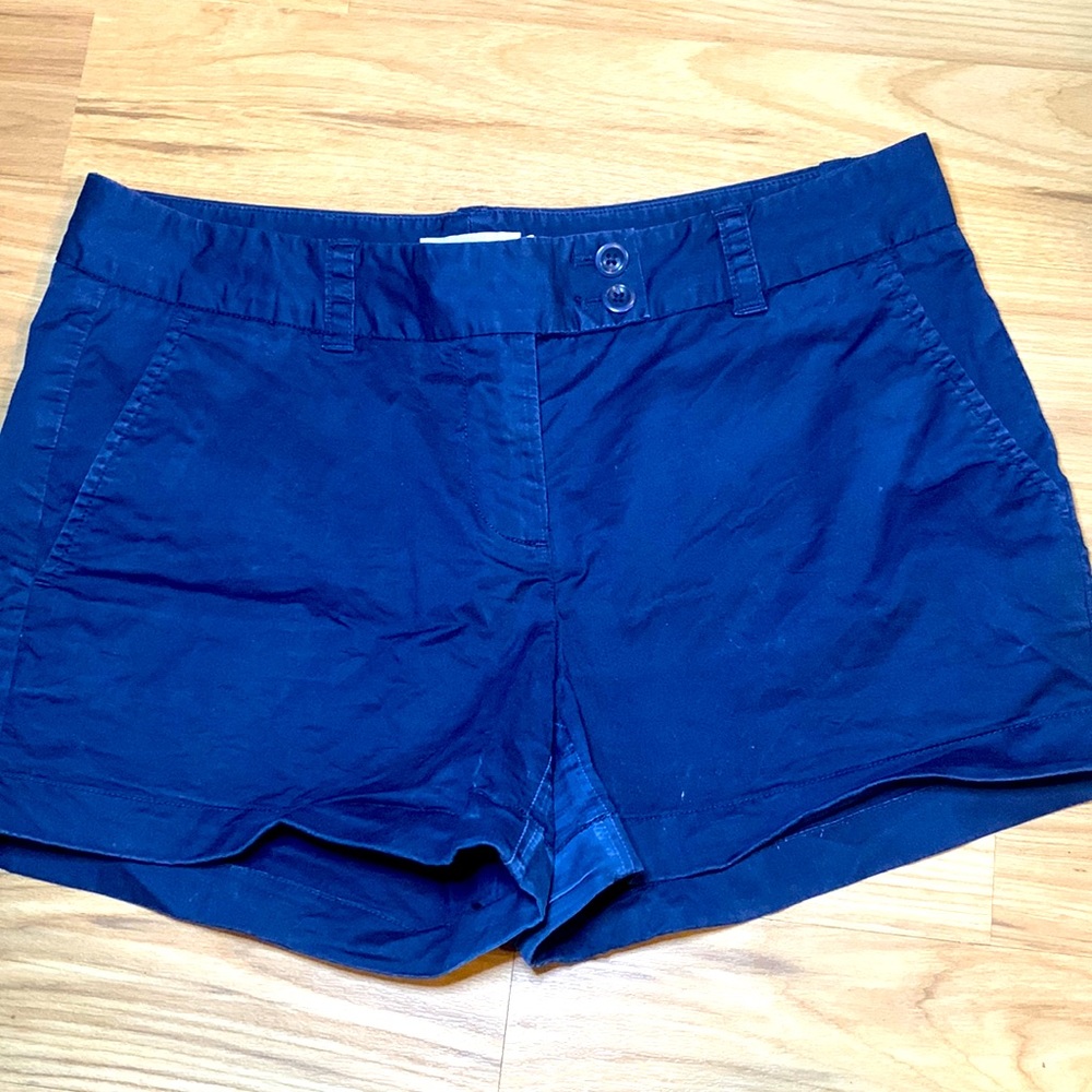 Slightly used Vineyard Vine Khaki shorts